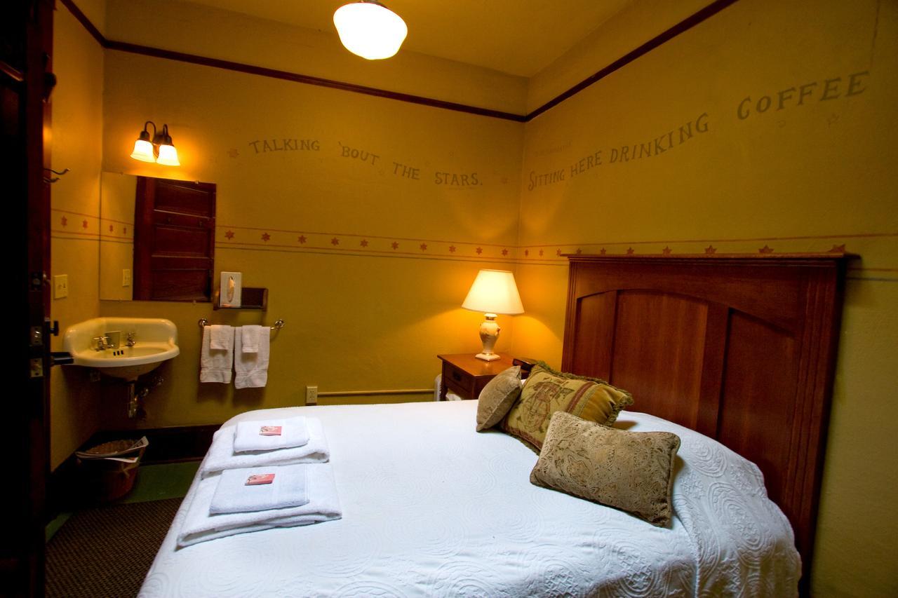 Hotel Mcmenamins White Eagle Rock & Roll